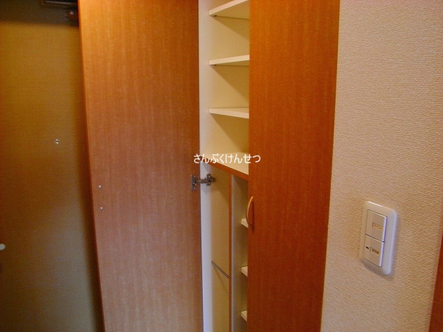 シューズボックス