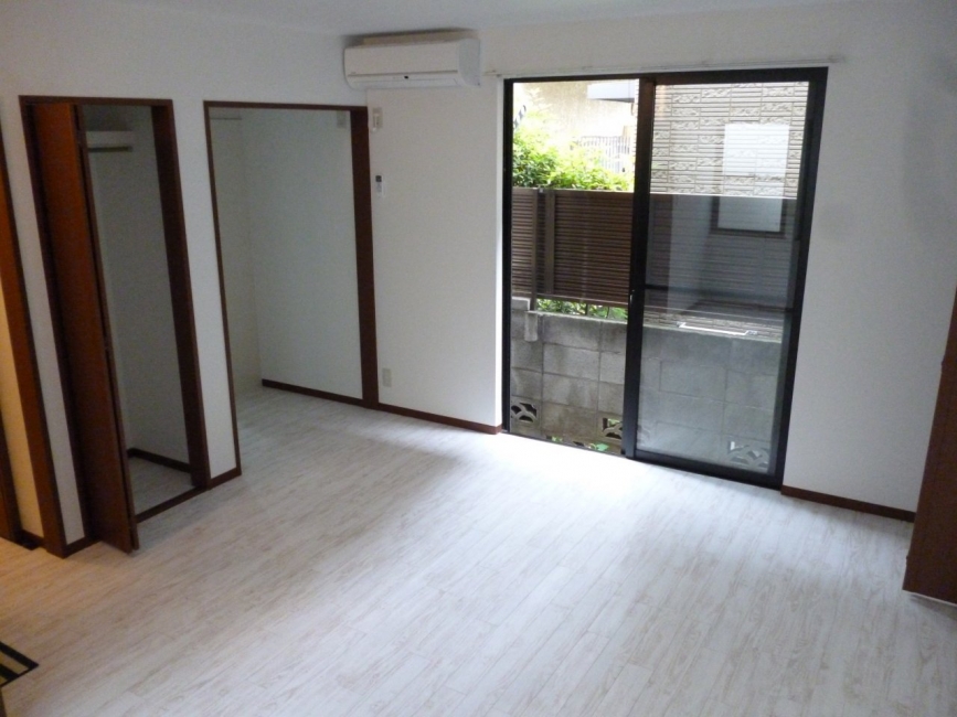 0000000000000000100000016206709_5