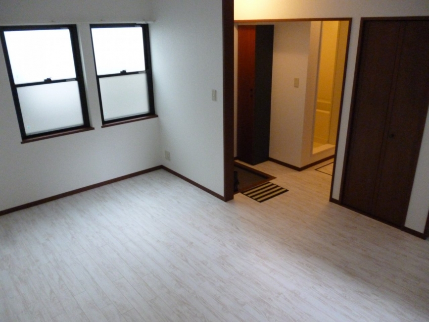 0000000000000000100000016206709_4