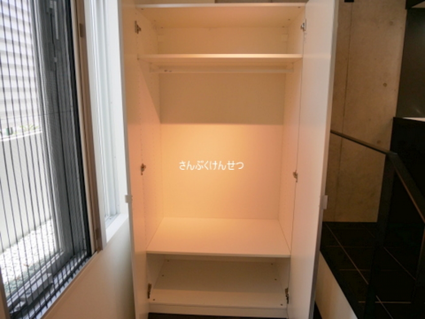 ジェイエムケー田園調布_ワードローブ