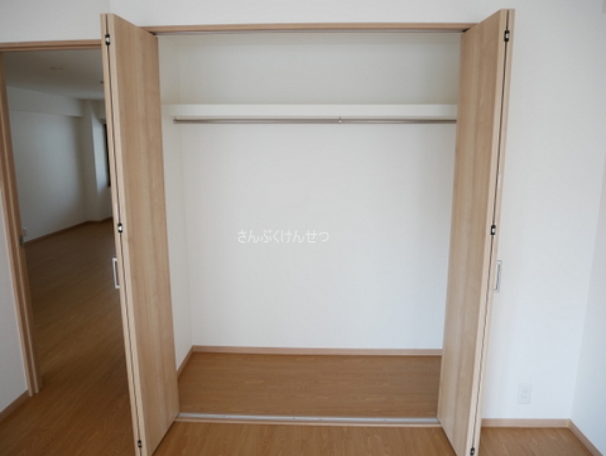 約8帖洋室のクローゼット