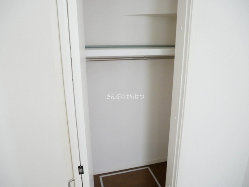 セレーナ世田谷_約6.4帖洋室大き目収納