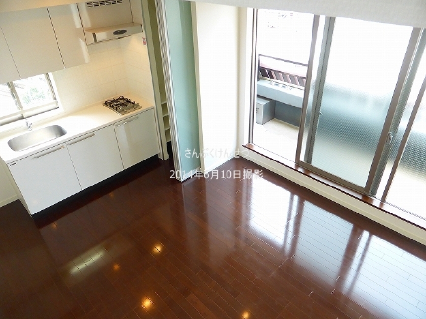 ベルファース奥沢_ロフトからリビング