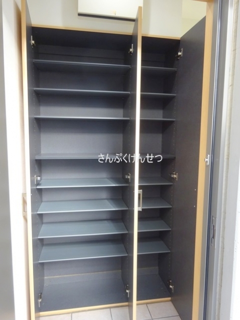 KIRIE自由が丘_玄関シューズボックス