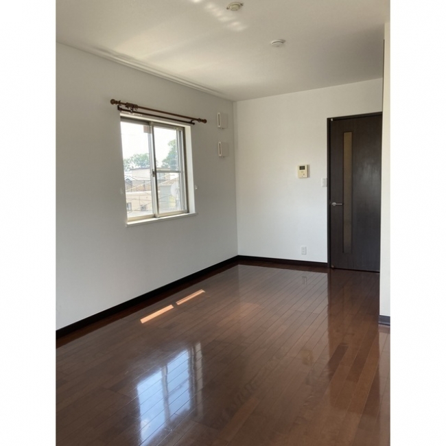 レラージュ自由が丘_角部屋居室