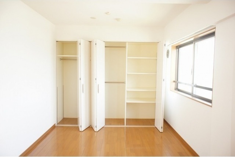 ロサーナ奥沢_約11帖洋室