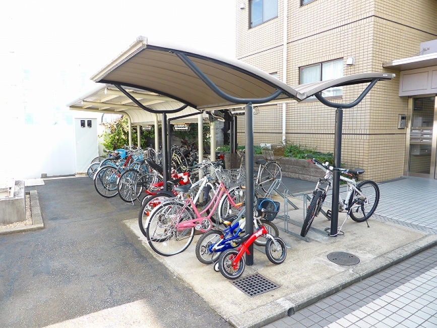 ロサーナ奥沢_駐輪場
