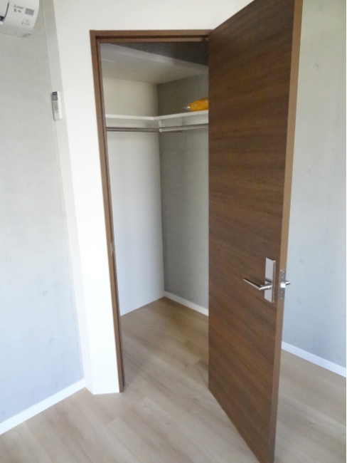 ウェルスクエアイズム奥沢_ウォークインクローゼット