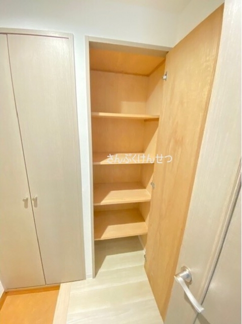 パティオ自由が丘_玄関収納