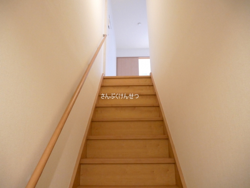 サニーヒルズ_室内階段