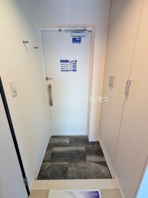 レジディア自由が丘_玄関