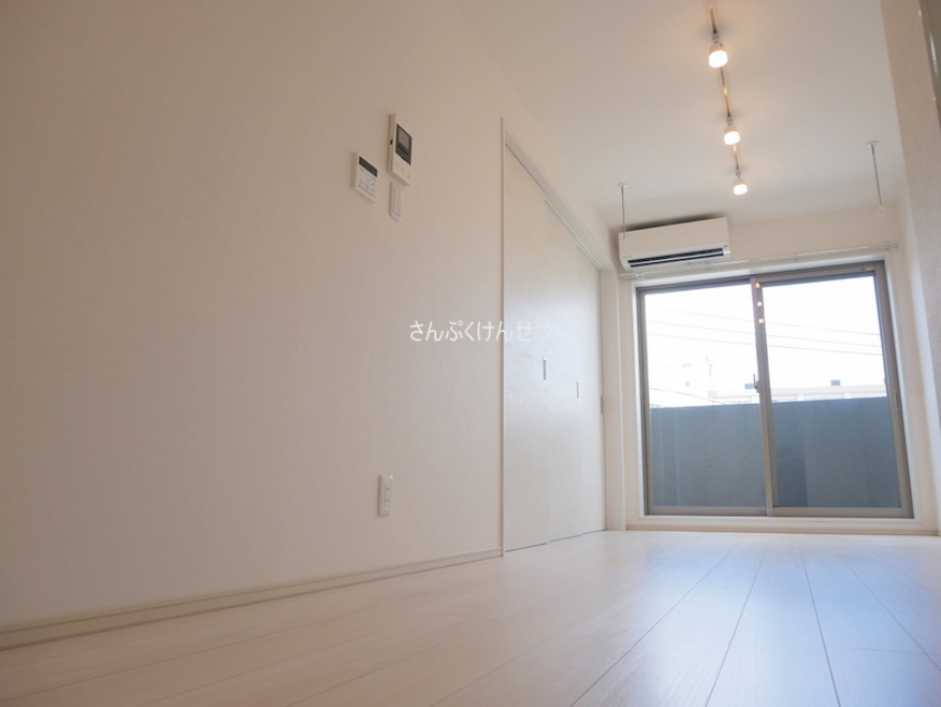 アトリオフラッツ奥沢_約8帖リビング