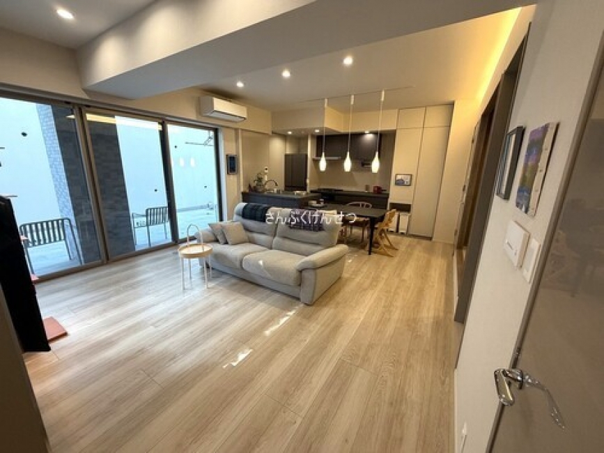 フェリスコート自由が丘_約19.9帖リビング