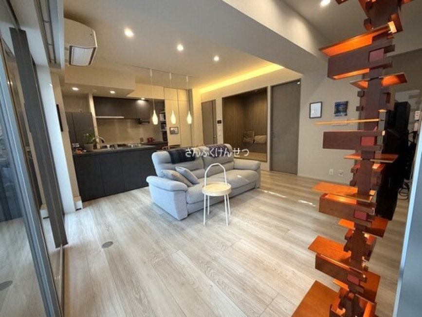 フェリスコート自由が丘_約19.9帖リビング