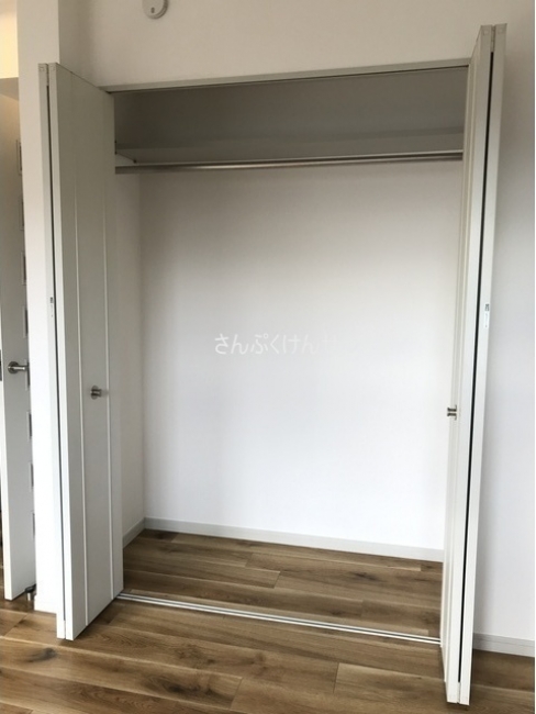 クレストガーデン自由が丘_14.8帖リビング収納