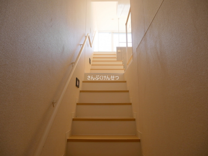 FLEG自由が丘EL_室内階段