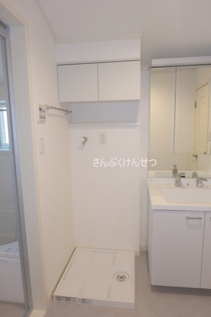 リュエル ラ ビュイ自由が丘_室内洗濯機置場