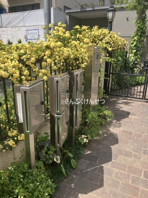 リュエル ラ ビュイ自由が丘_集合ポスト