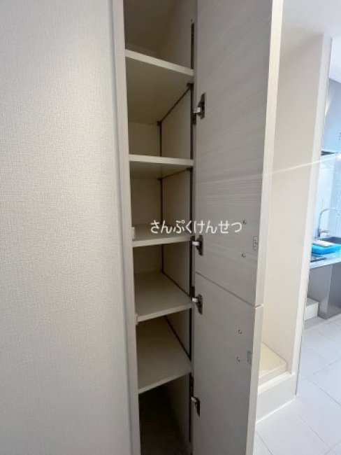 アレーロ自由が丘_収納