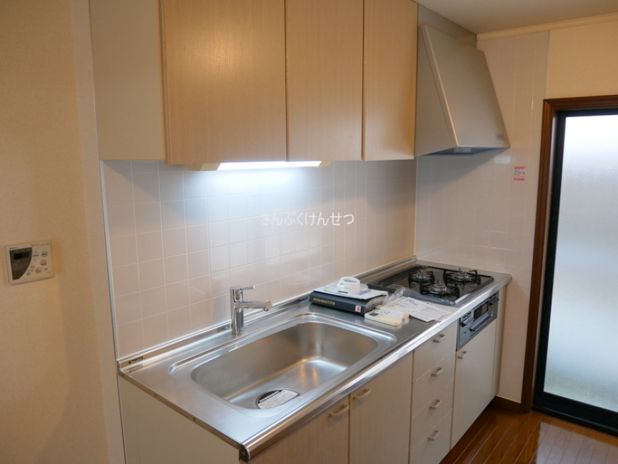 自由が丘2-16賃貸住宅_ガス3口システムキッチン