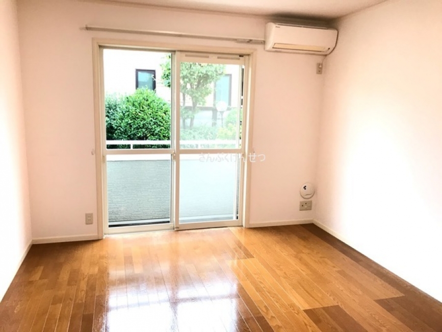 SUNNY COURT_約7.5帖居室