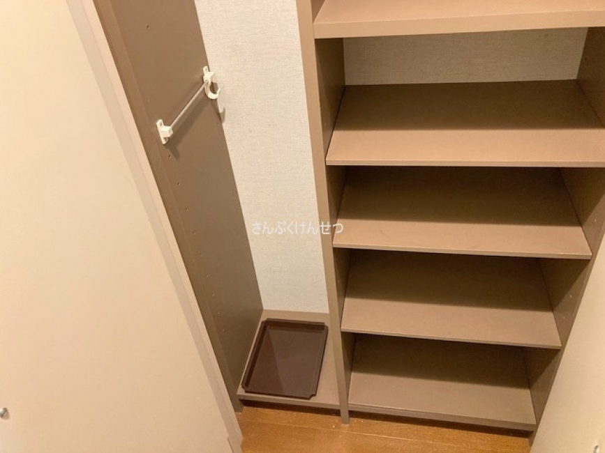 SUNNY COURT_シューズボックス