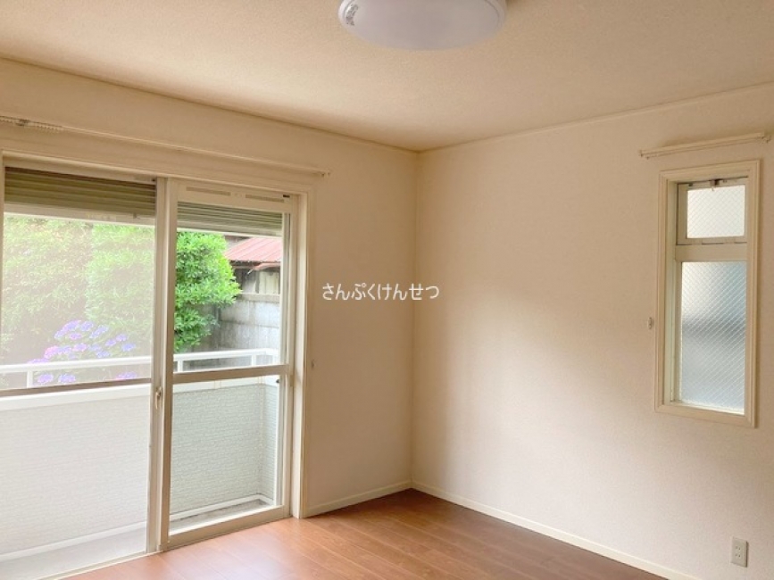 SUNNY COURT_約8帖居室