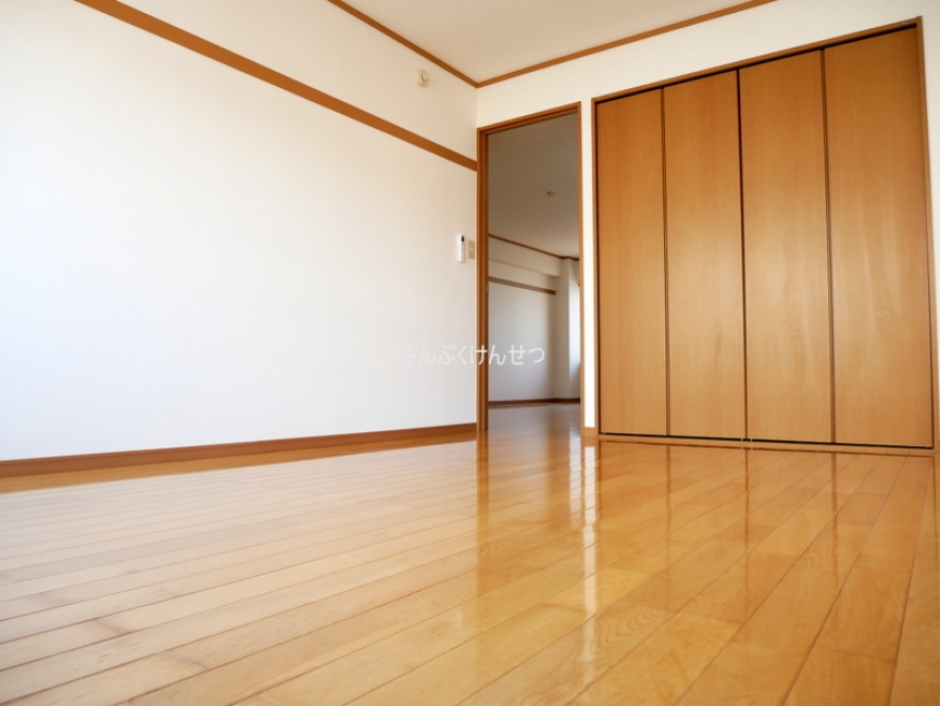 約8帖洋室のクローゼット