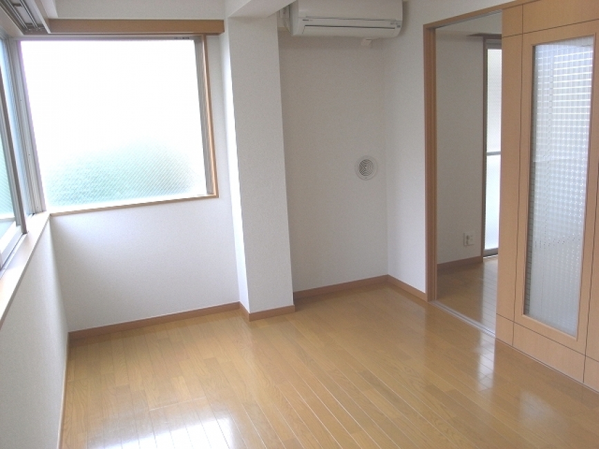 キャスル自由が丘_約6帖洋室