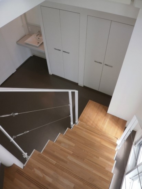 0100000000000000000000006944961_17