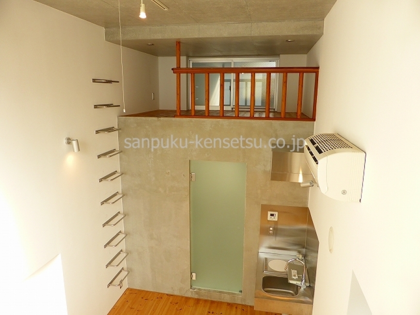 玄関よりロフト