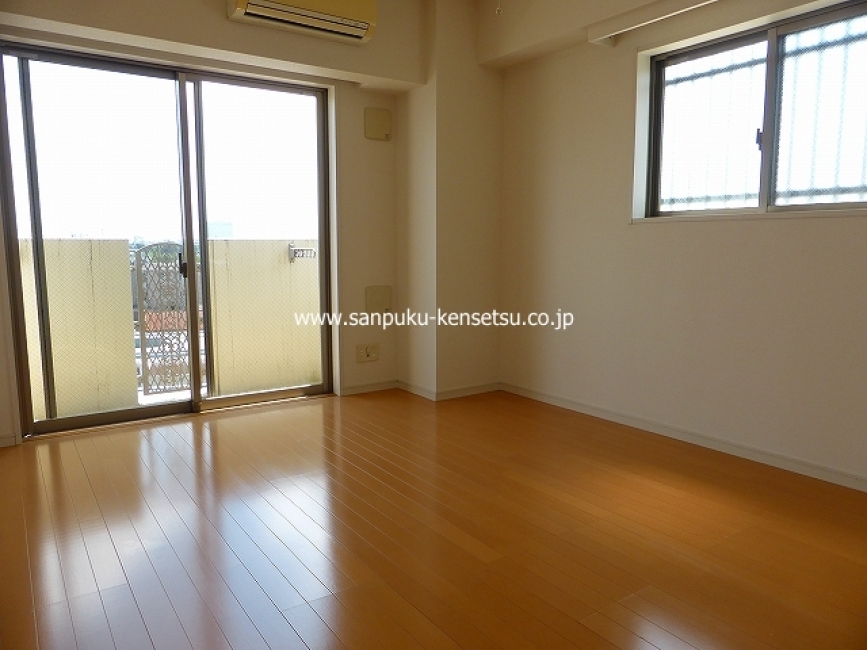 角部屋で明るい居室