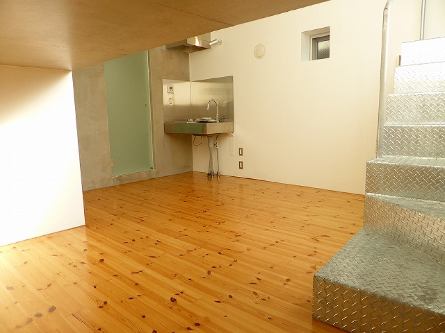 下部収納よりキッチン